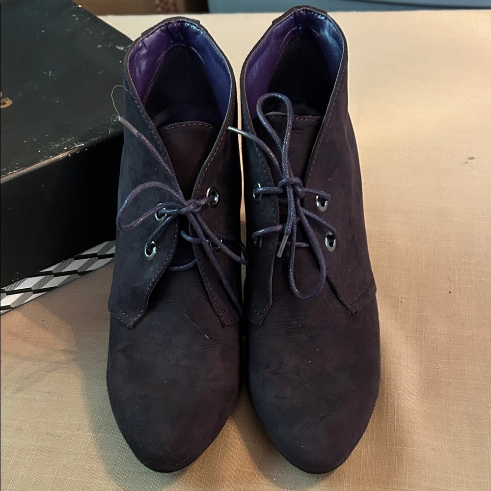 NWT Victor Alfaro Dark Purple Lace Up Boots